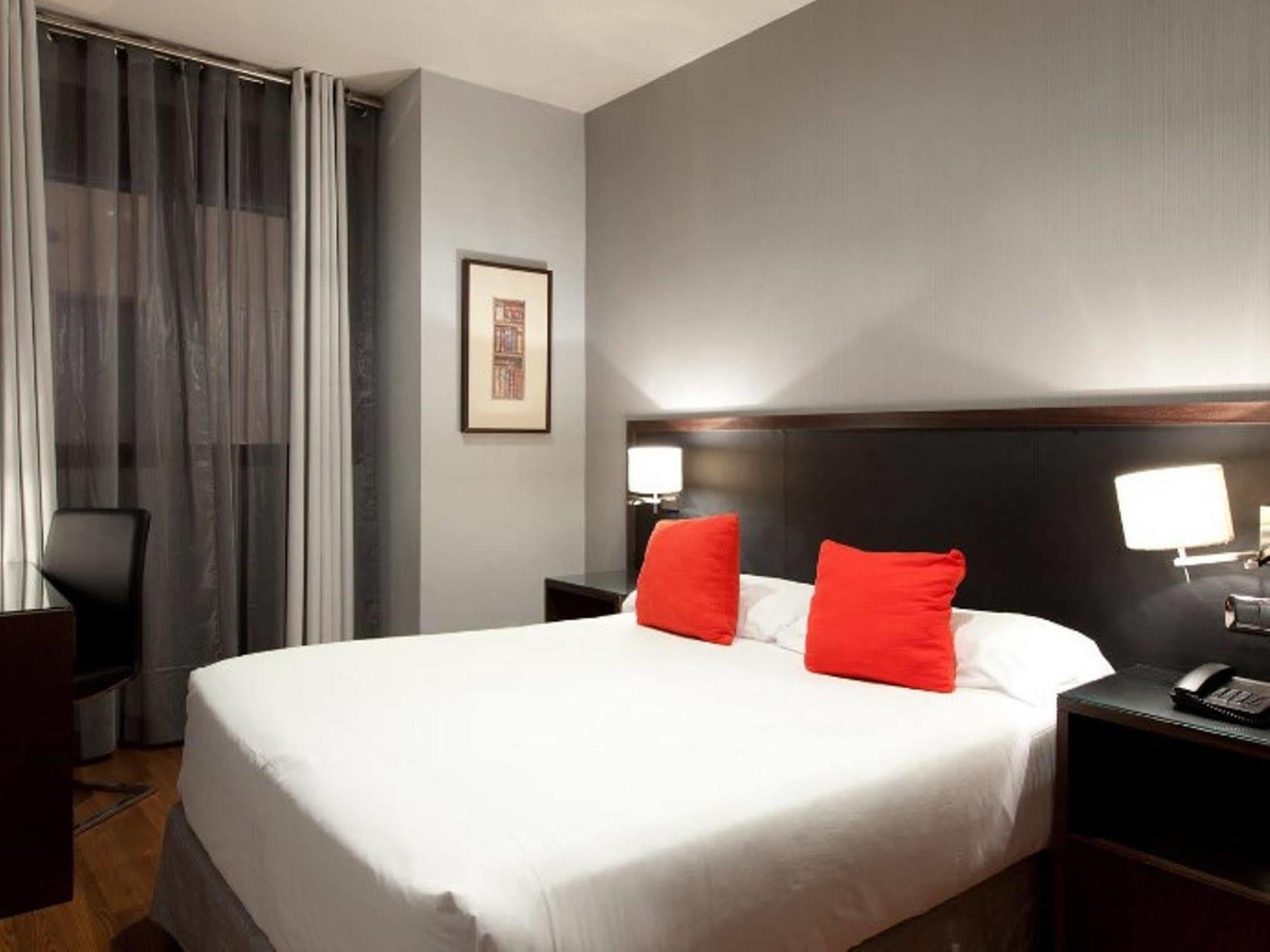 Suites Center Barcelona Eksteriør bilde